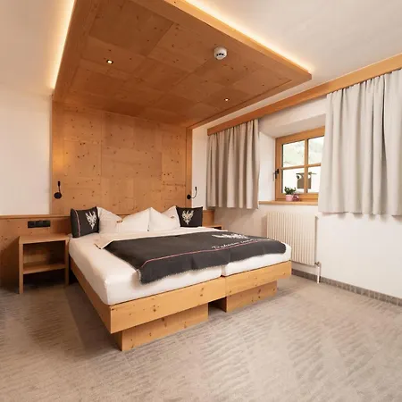 Berghof - Anno 1588 Apartman